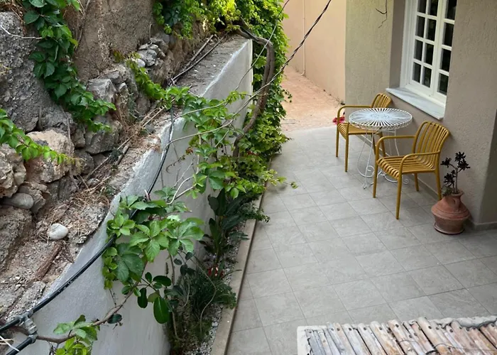 Parakladi Unique Stay